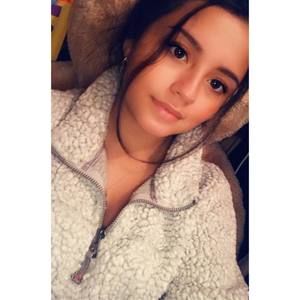 Meet your Posher, Roxana